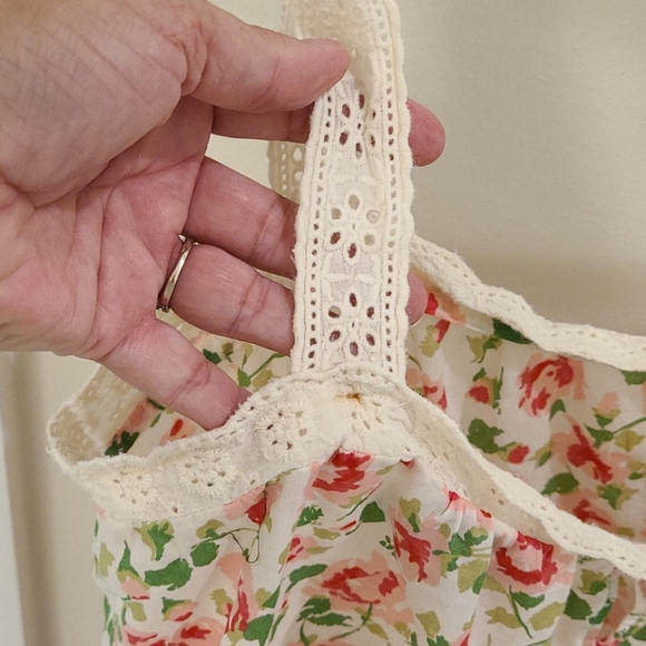 Shirt spring roses. - Picture 3 of 4